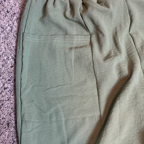 Sage Green Pants Lightweight Relaxed Flowy Elastic Waist Front Pockets XL NWOT - Picture 6 of 6